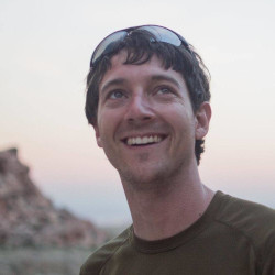 Portrait photo of Aaron Curtis